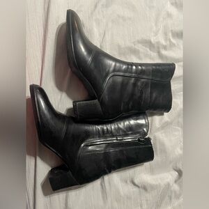 Elegant Black Leather Winter Boots